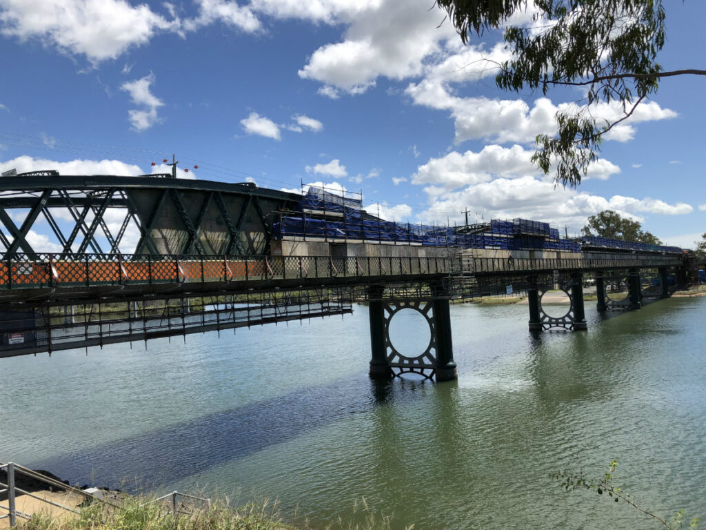 Burnett Traffic Bridge closure