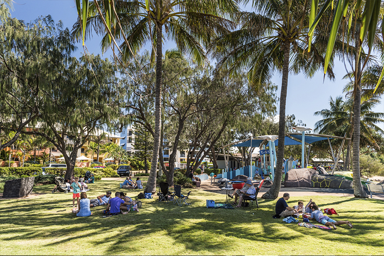 Families enjoying a day out at the turtle park. 