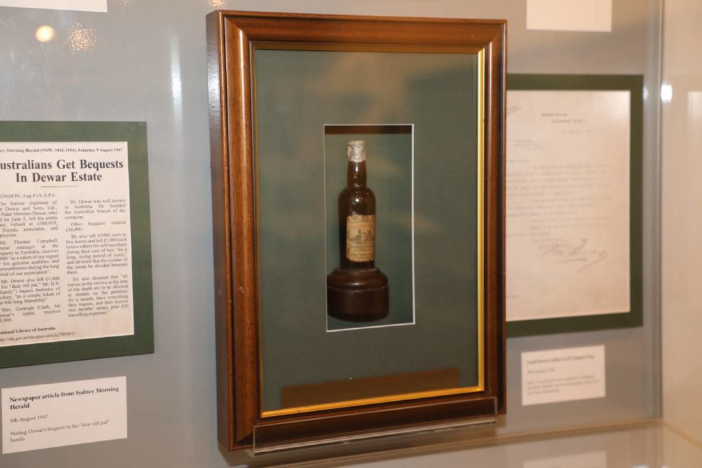 Dewar's whisky