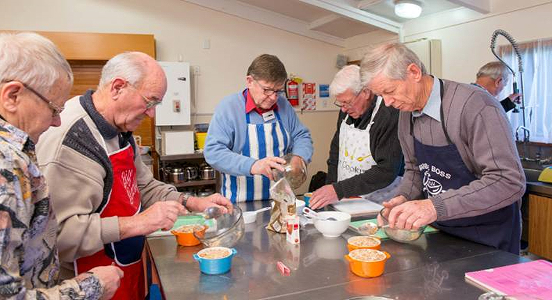 men cooking class