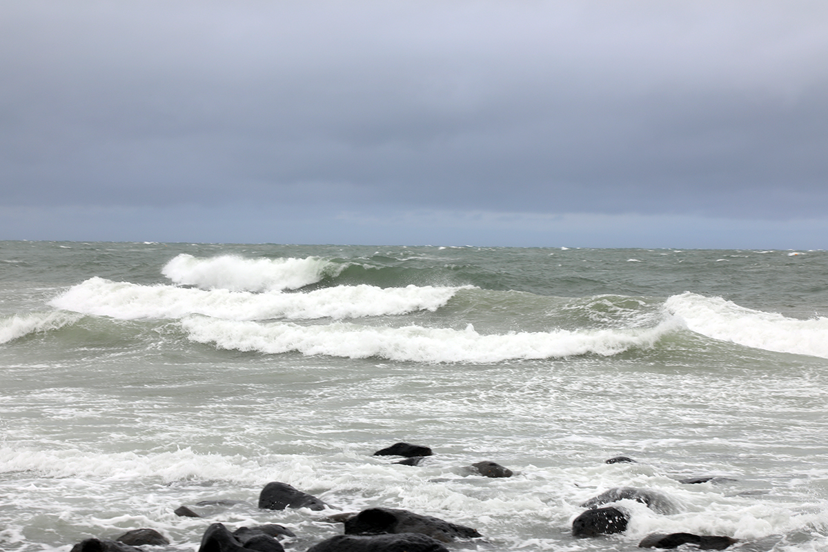choppy conditions beach weekend surf lifesaving