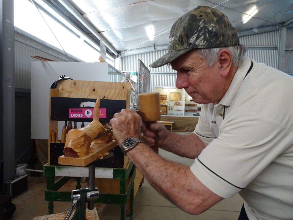 Wood carving at the Bundaberg Show