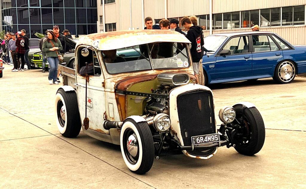 Hot rods and customs cruise coast to CBD