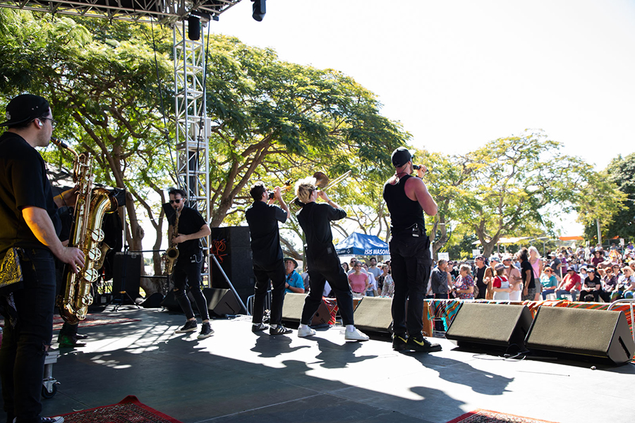 The Childers Festival 2023 crowd enjoying the Hot Potato Band performance.