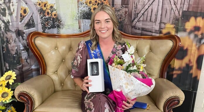 2025 Childers Showgirl Meg Williams won the sub-chamber finals in Gayndah over the weekend and is now heading to the state finals in Brisbane.